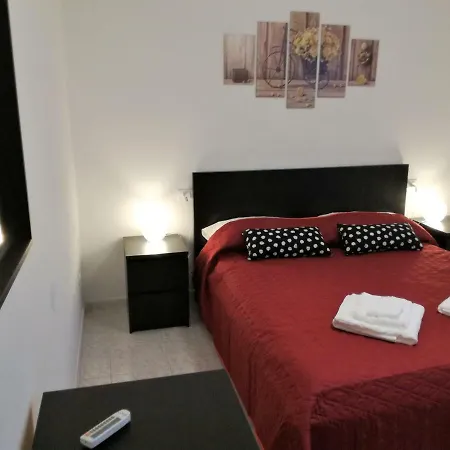 Reesma Alloggi - Maison Lucrezia Free Parking شقة
