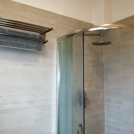 Apartment Reesma Alloggi - Maison Lucrezia Free Parking